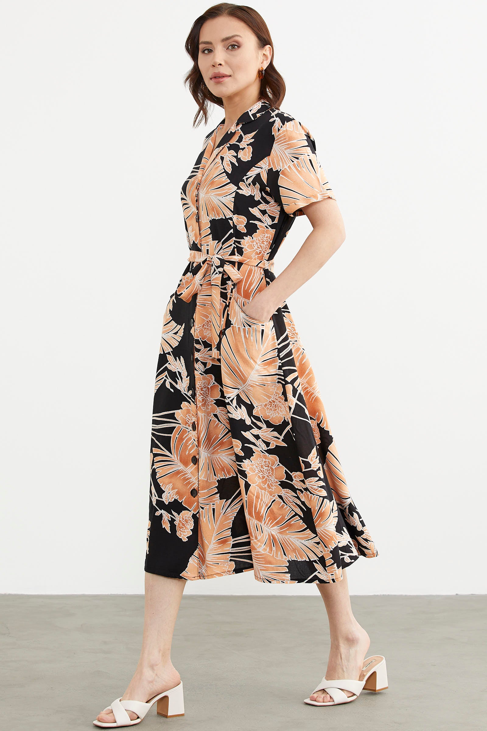 Renkli Yaprak Desenli Elbise - Siyah (4) Sementa