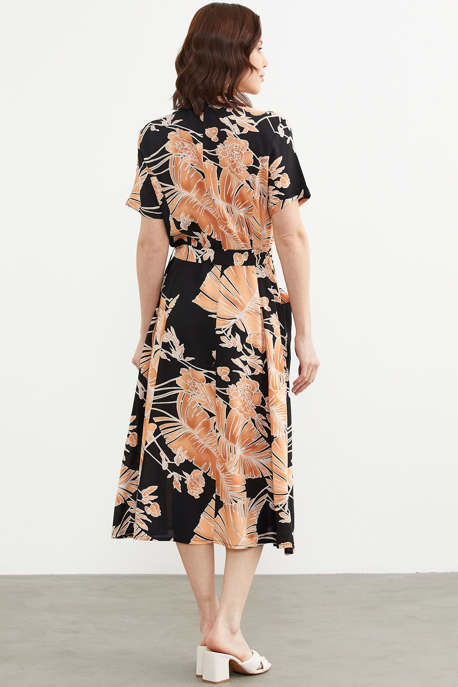 Renkli Yaprak Desenli Elbise - Siyah (6) Sementa