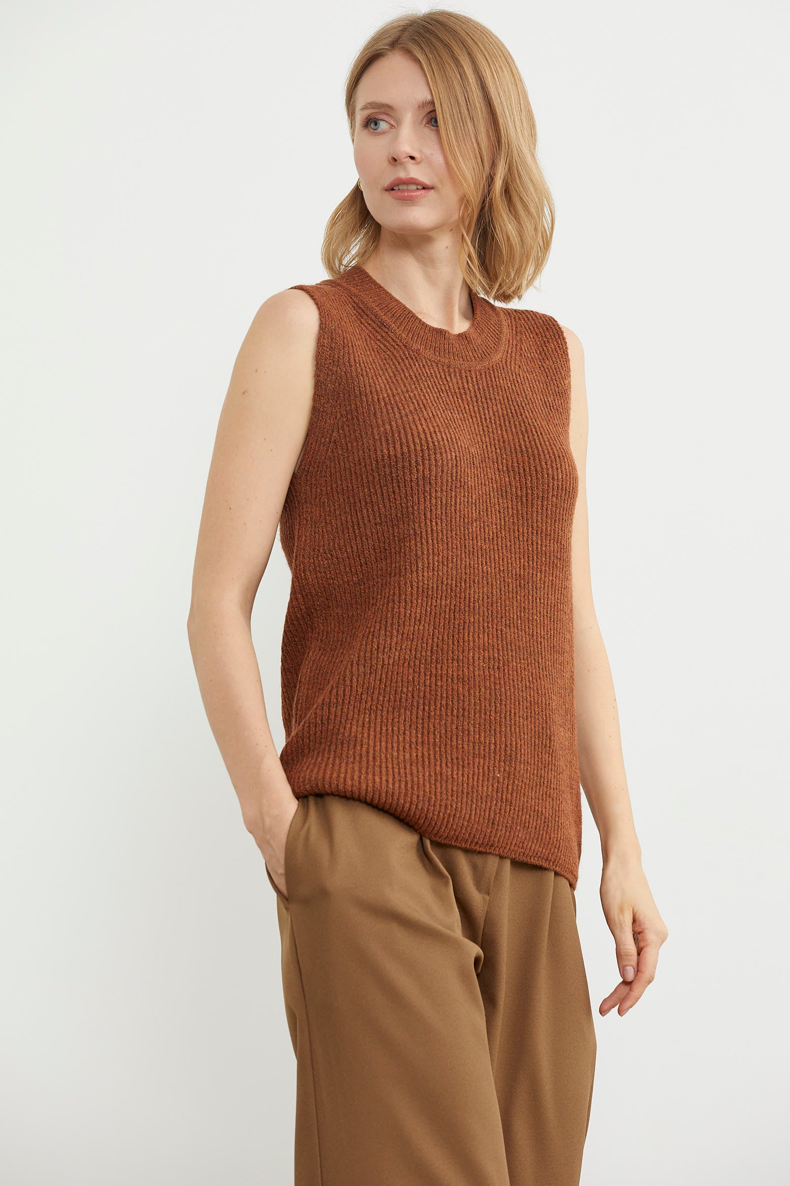 Derbili Sıfır Yaka Triko Süveter - Taba (3) Sementa