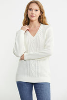 V Yaka Motifli Yünlü Triko Kazak - Kemik - Sementa