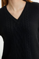 V Yaka Motifli Yünlü Triko Kazak - Siyah - Sementa