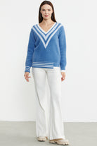 V Yaka Renk Kombinli Triko Kazak - Mavi - Sementa