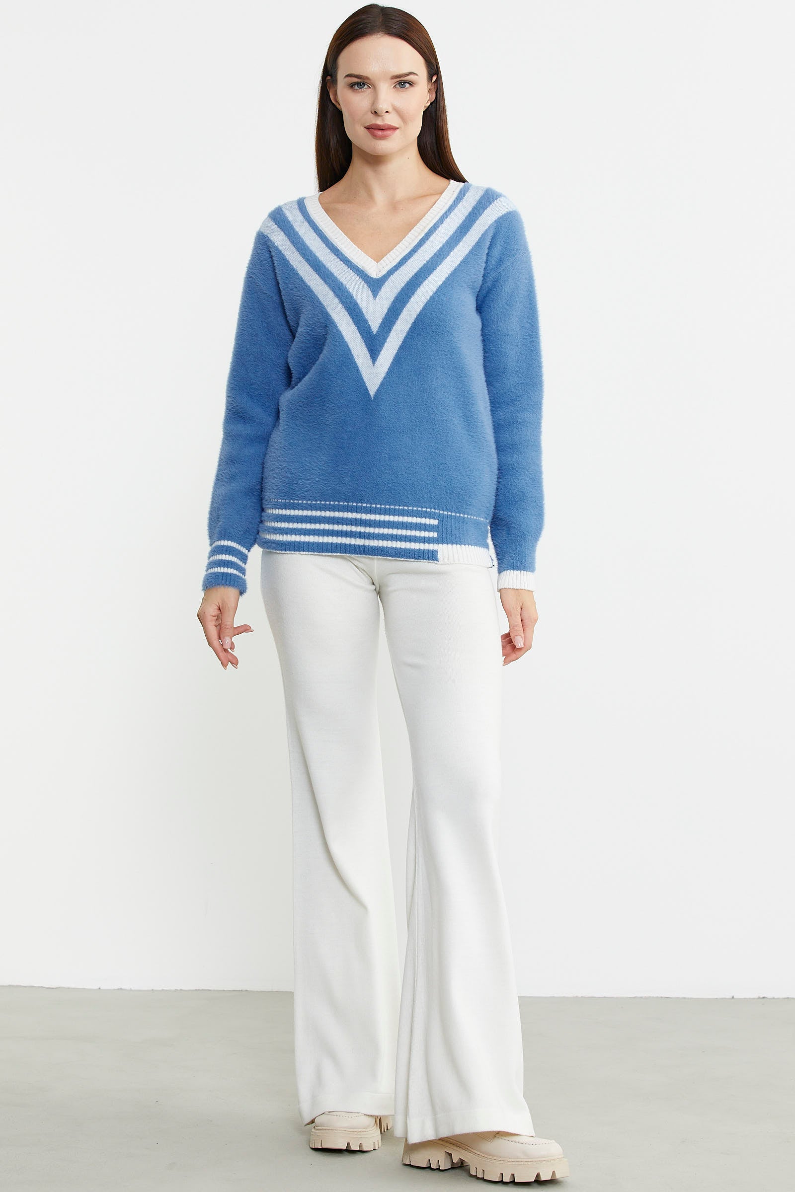 V Yaka Renk Kombinli Triko Kazak - Mavi - Sementa