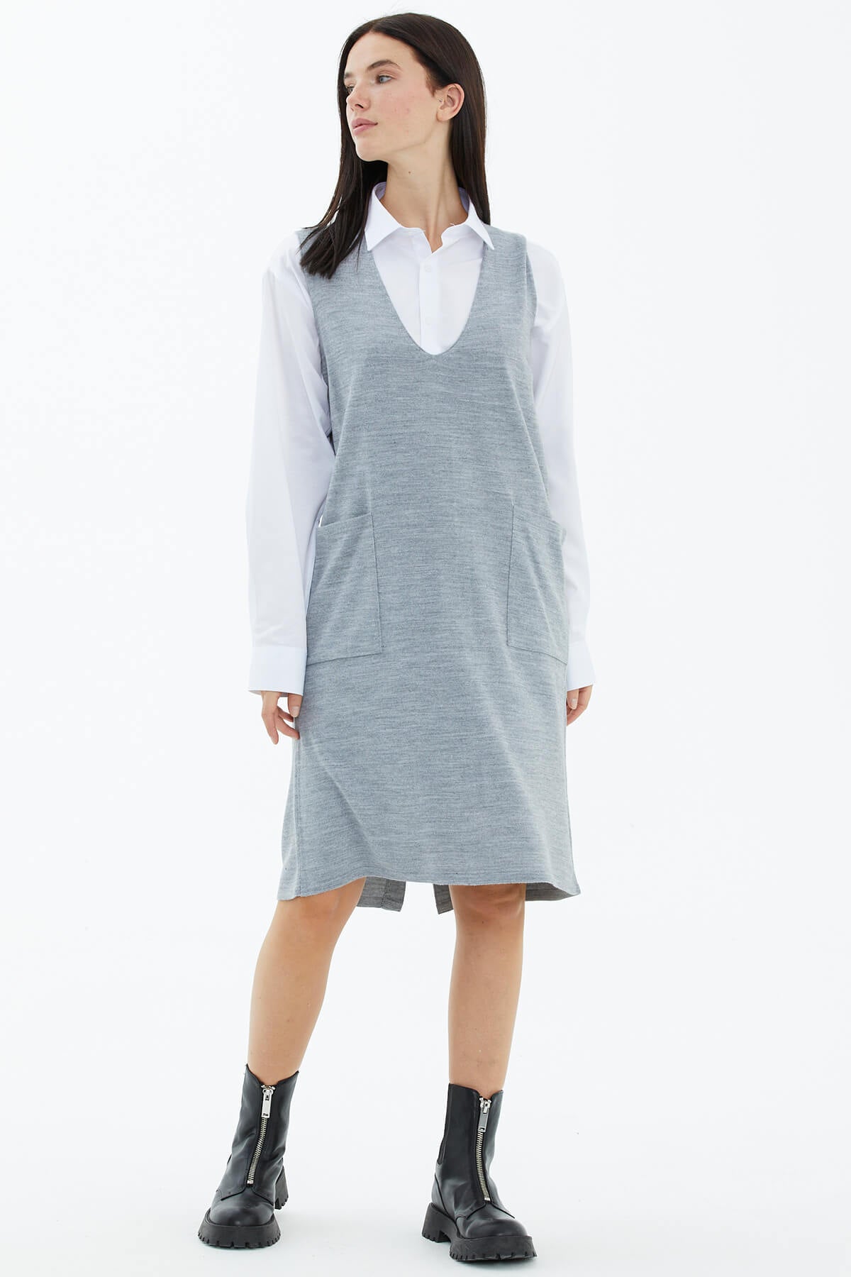 V Yaka Kolsuz Arkası Düğmeli Triko Elbise - Gri (2) Sementa